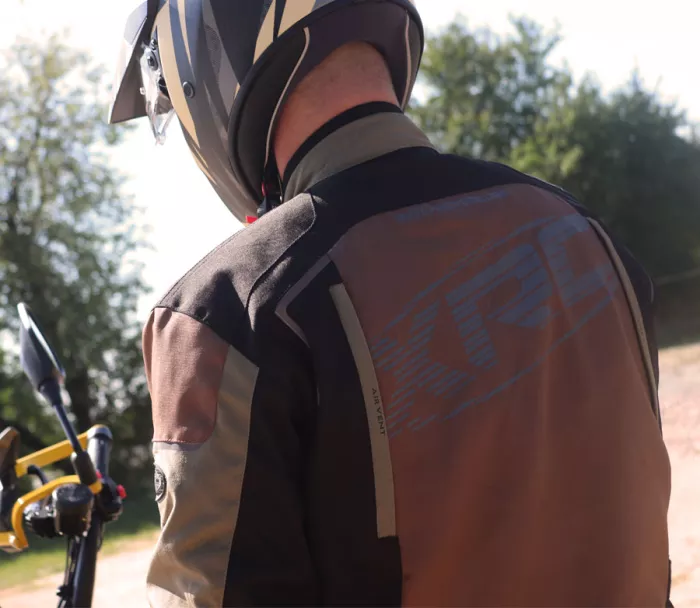 Pánská bunda XRC Winkle 2.0 WTP adventure pale brown/black