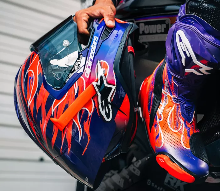 Závodní helma 2026 Alpinestars  Supertech R10 Flyte purple/red glossy