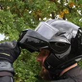 Překlápěcí helma XRC Fronter black glossy