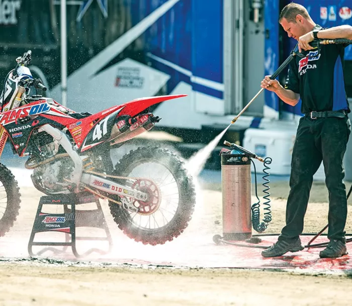 Výfuková zarážka Accel MA-654 (MP-02) 4T red