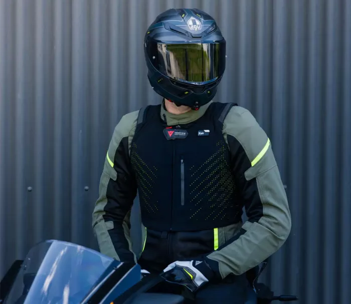 Airbagová vesta Dainese SMART AIR black +certifikovaný servis airbagů