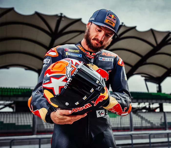 Závodní helma 2024 Alpinestars Supertech R10 Team black/carbon red/white glossy