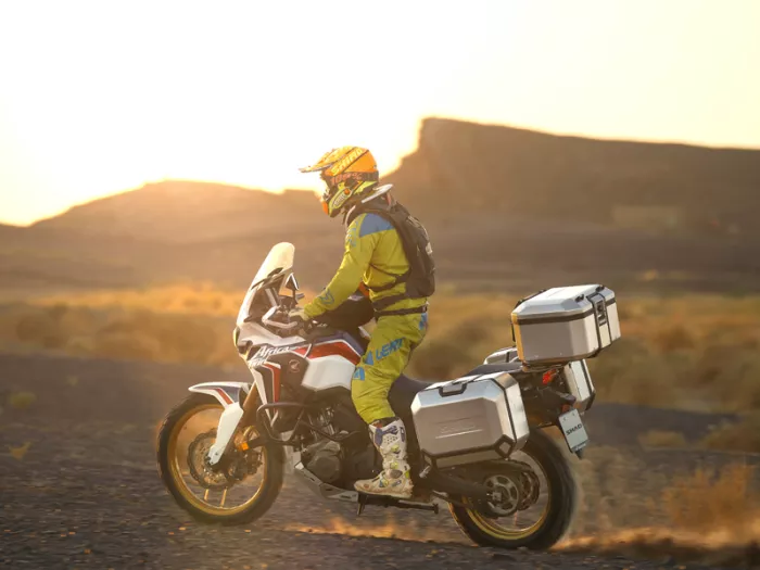 Boční hliníkový kufr Shad Terra TR47 pravý